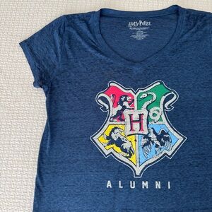 Hogwarts Alumni Graphic Short Sleeve Tshirt Women’s Medium Hogwarts Harry Potter